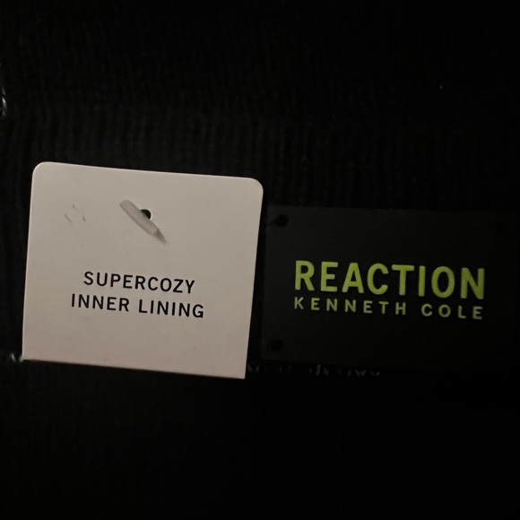 Kenneth Cole Reaction Hat and Scarf set brand new! - Picture 5 of 9